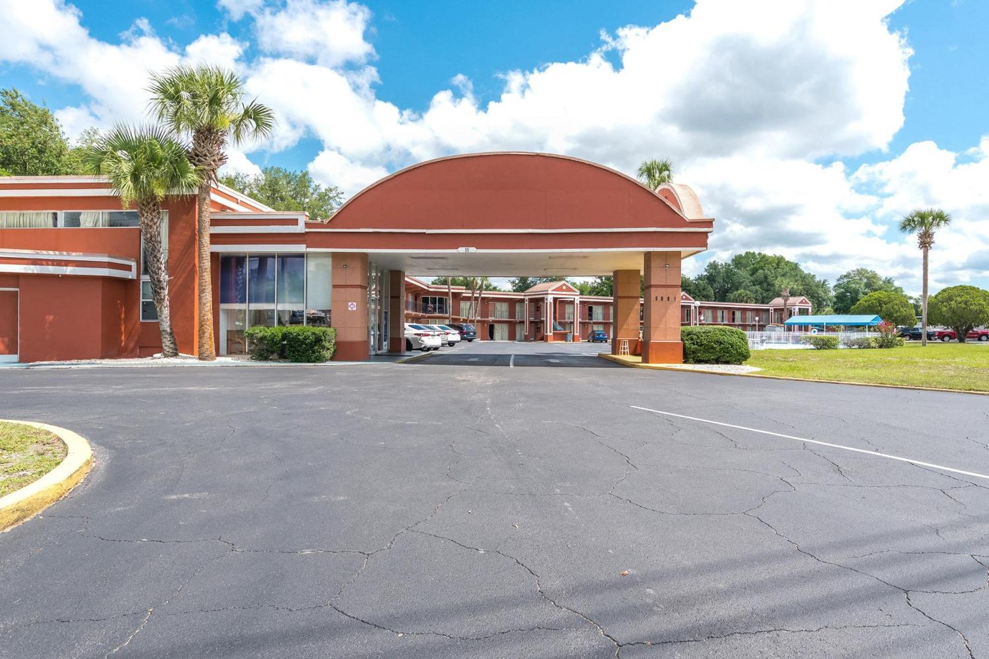 Oyo Hotel Mustang Silver Spring Fl ซิลเวอร์สปริงส์ ภายนอก รูปภาพ