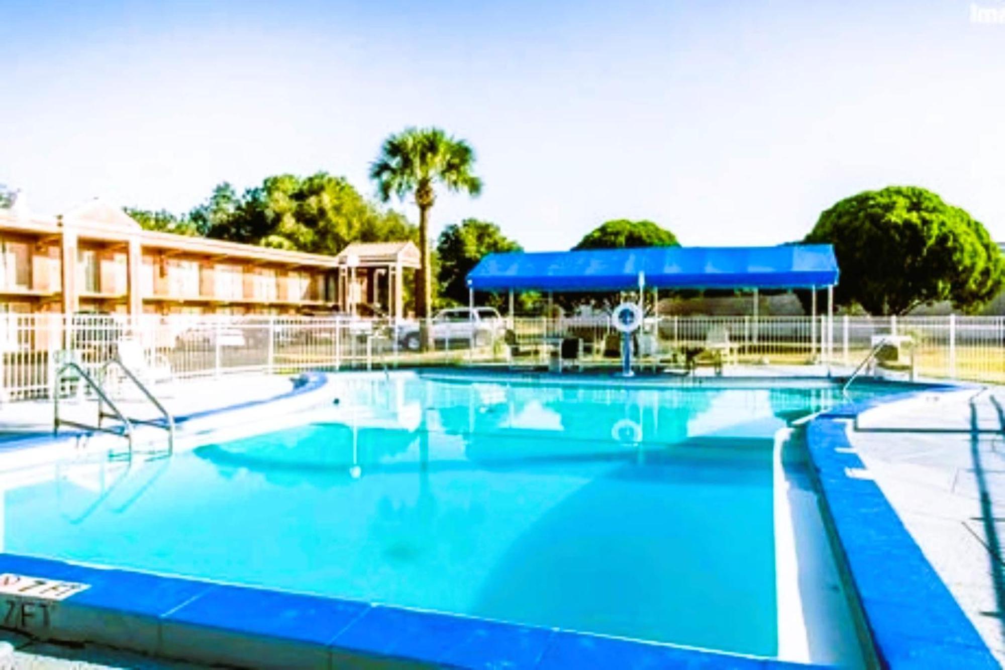 Oyo Hotel Mustang Silver Spring Fl ซิลเวอร์สปริงส์ ภายนอก รูปภาพ