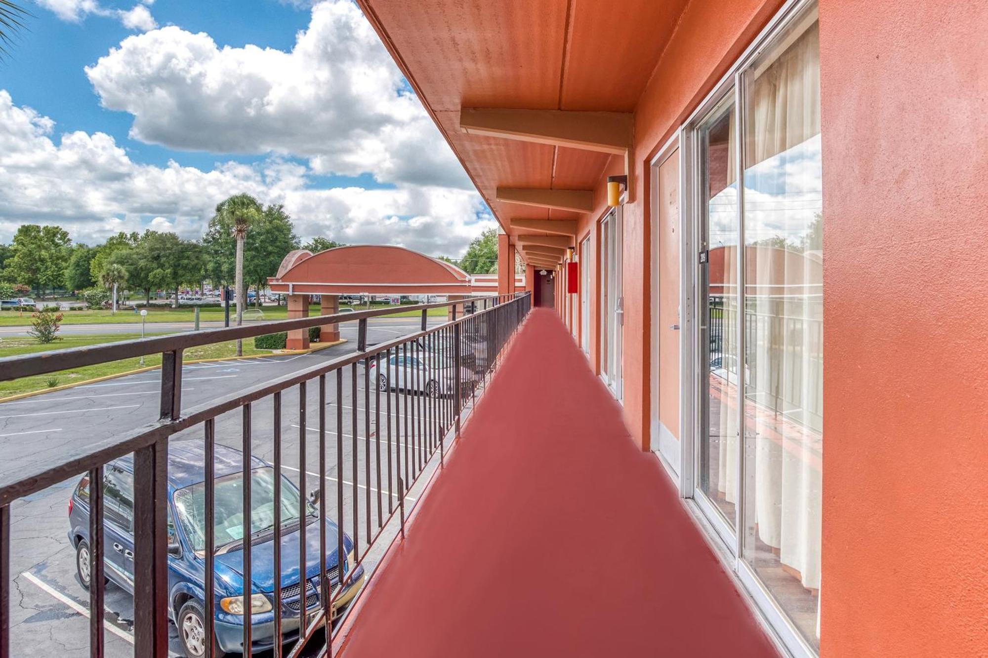 Oyo Hotel Mustang Silver Spring Fl ซิลเวอร์สปริงส์ ภายนอก รูปภาพ