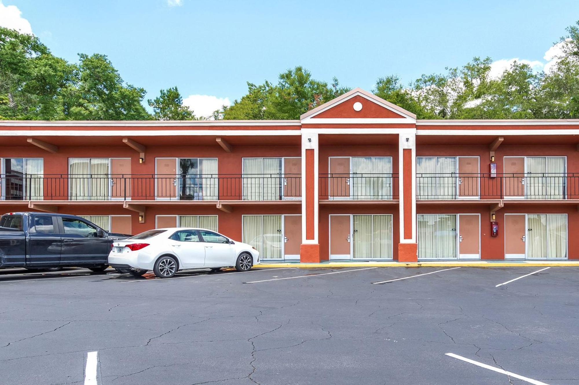 Oyo Hotel Mustang Silver Spring Fl ซิลเวอร์สปริงส์ ภายนอก รูปภาพ